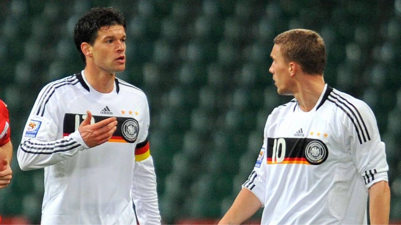 12 Lukas Podolski