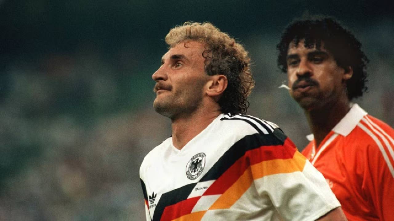 16 Rudi Völler