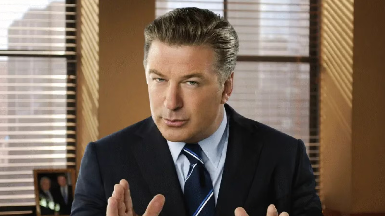 Alec Baldwin cropped processed by imagy