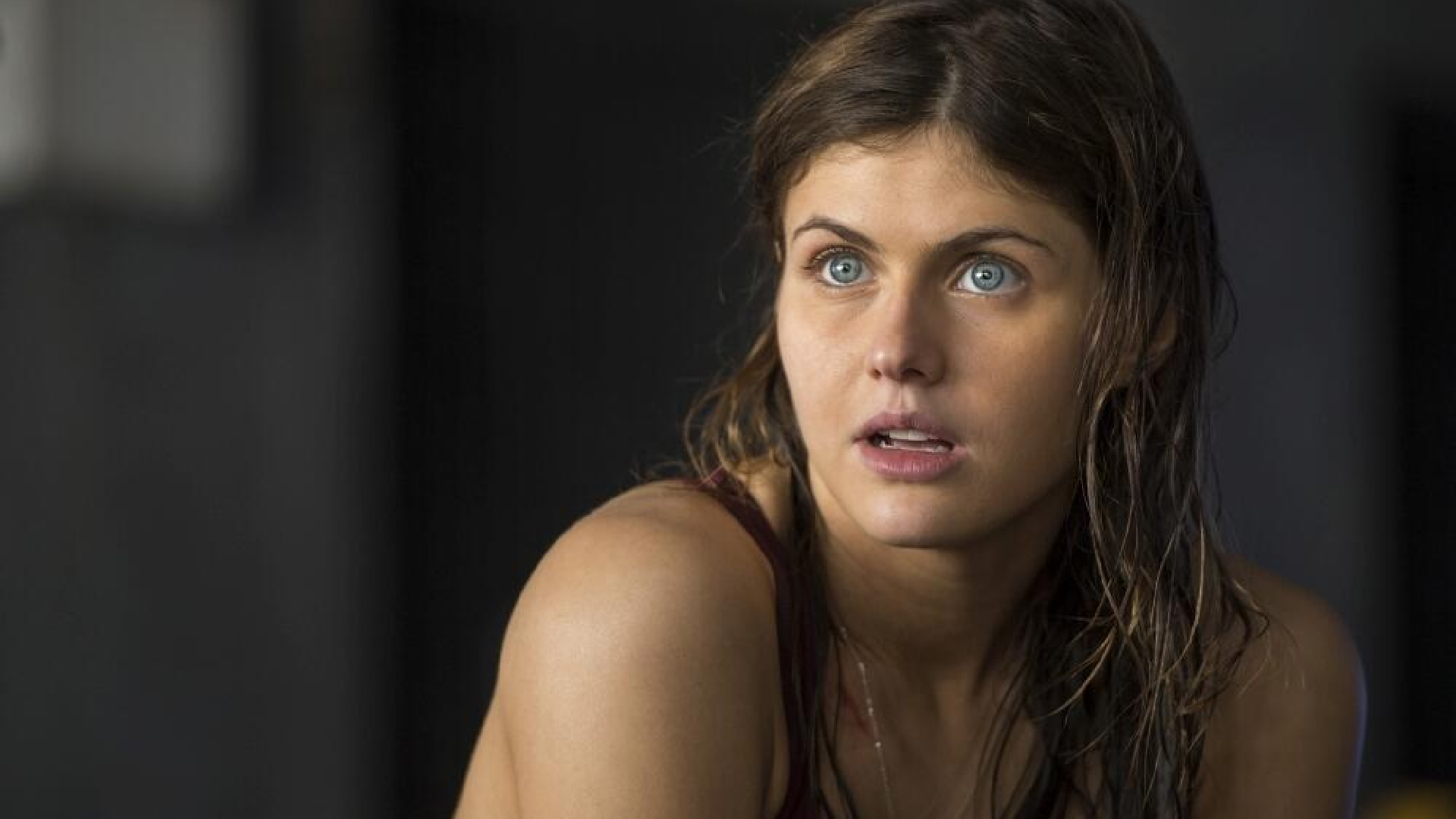 Alexandra Daddario 01 Warner Bros
