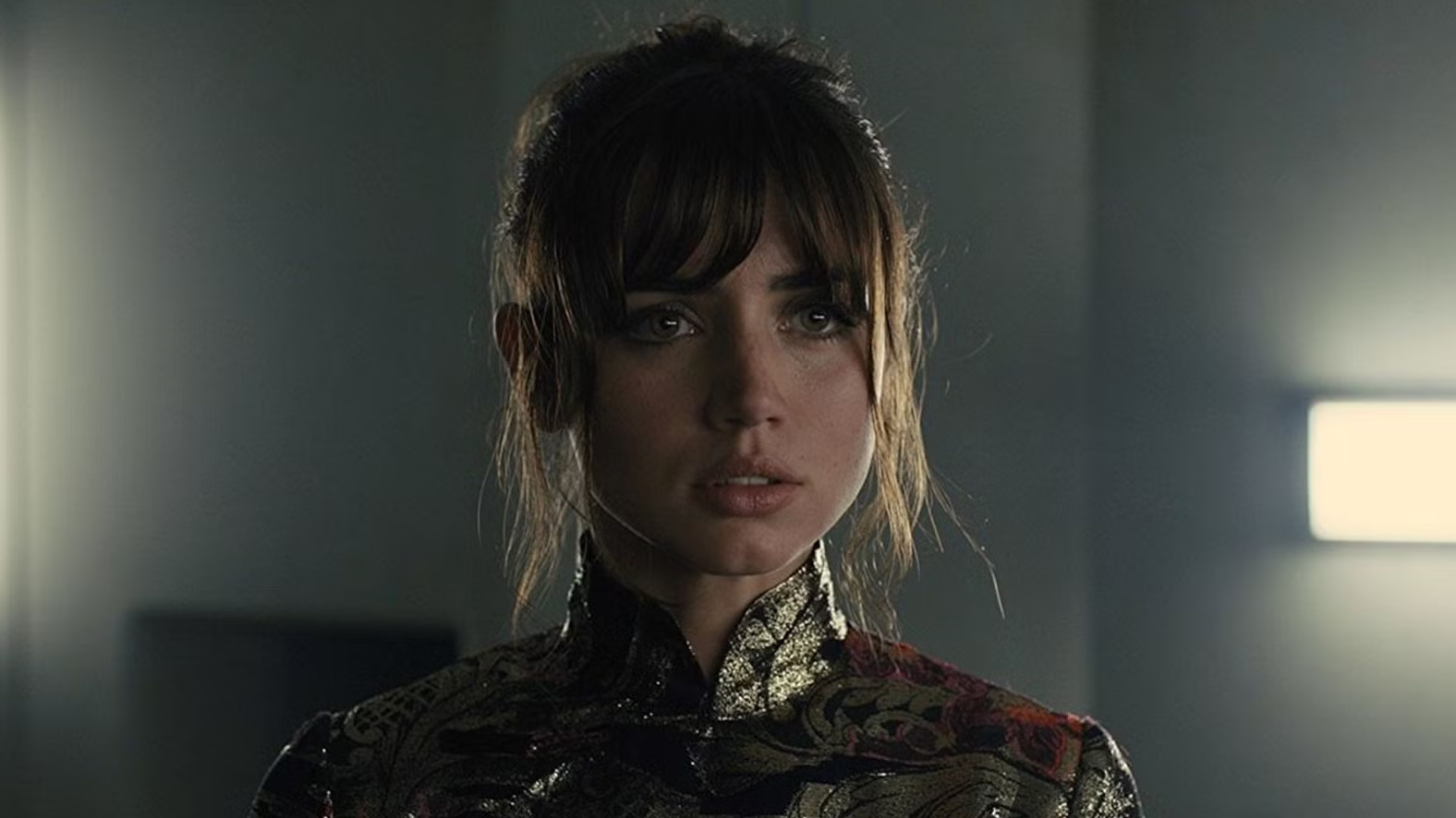Ana de Armas as Joi Bladerunner 2049 cropped processed by imagy