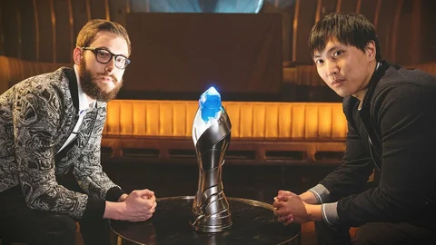 Bjergsen and Doublelift LCS trophy