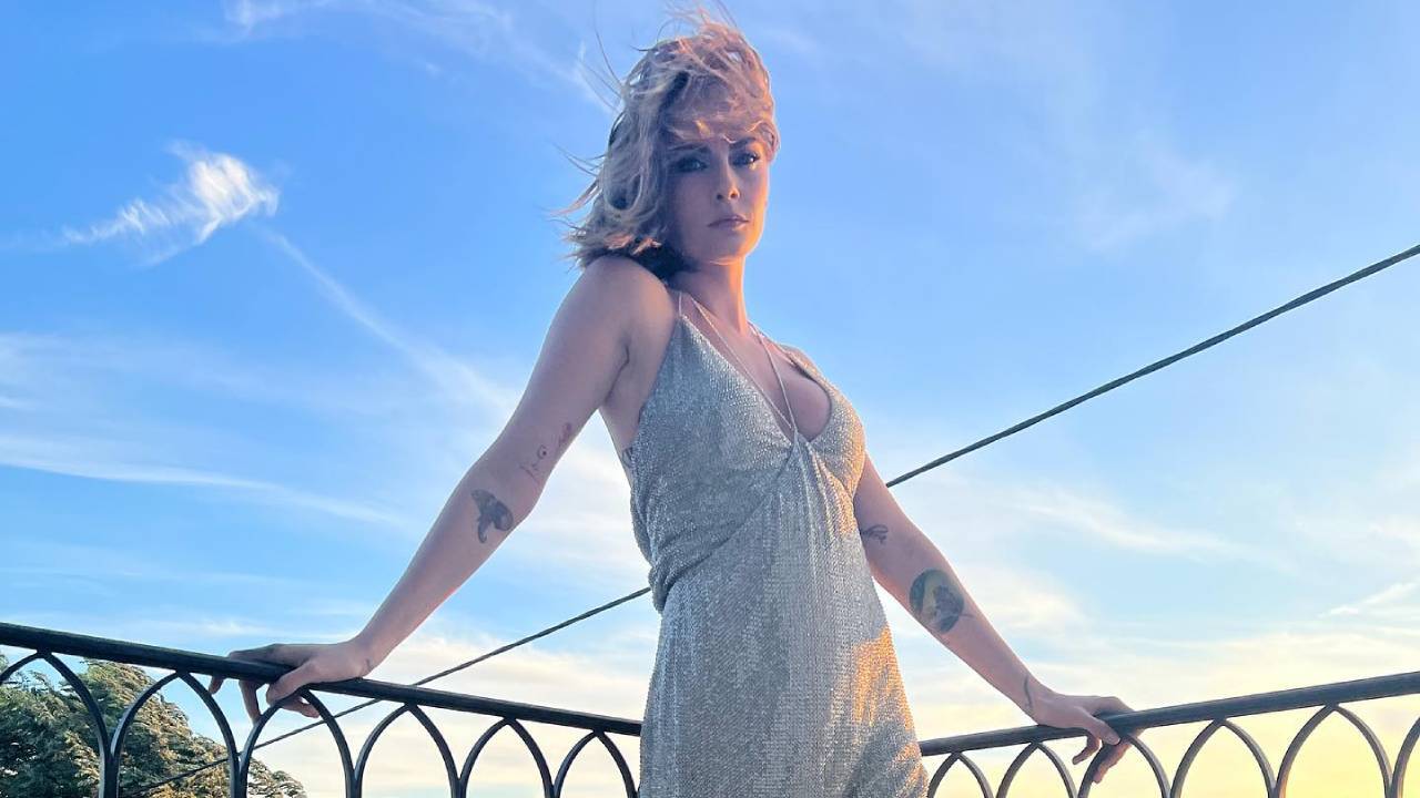 Cara Delavgine Insta