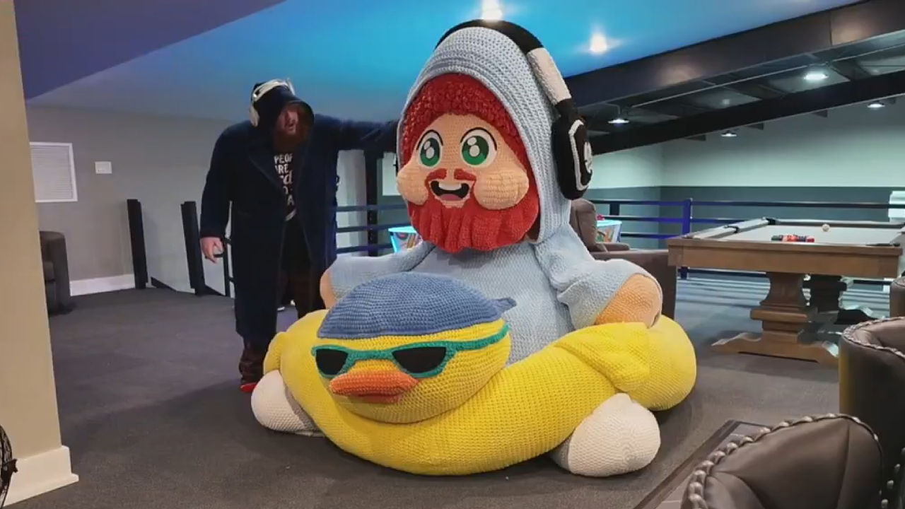 Case Oh Unboxes Giant Plushie