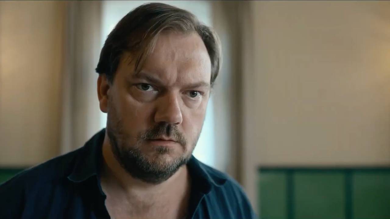 Charly Hübner Mittagsstunde