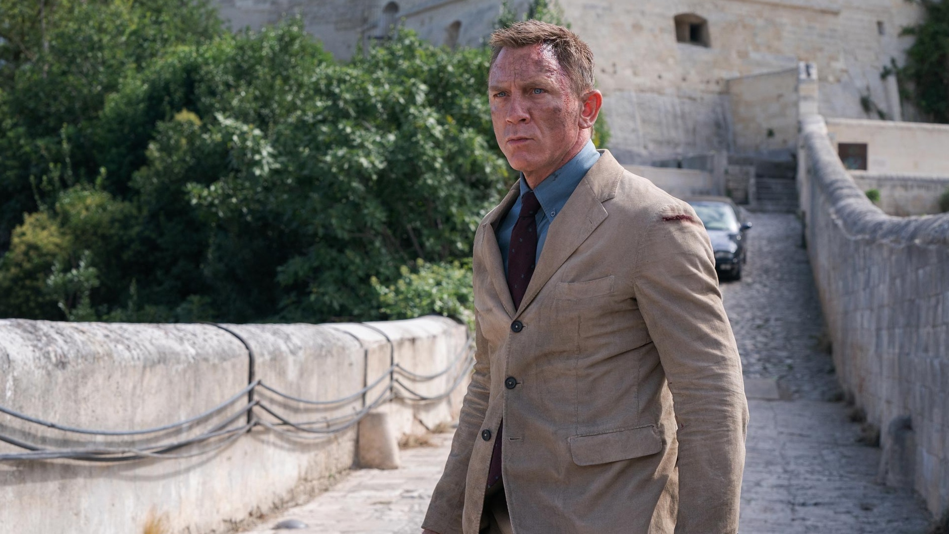 Daniel Craig James Bond in No Time to Die 2021 1