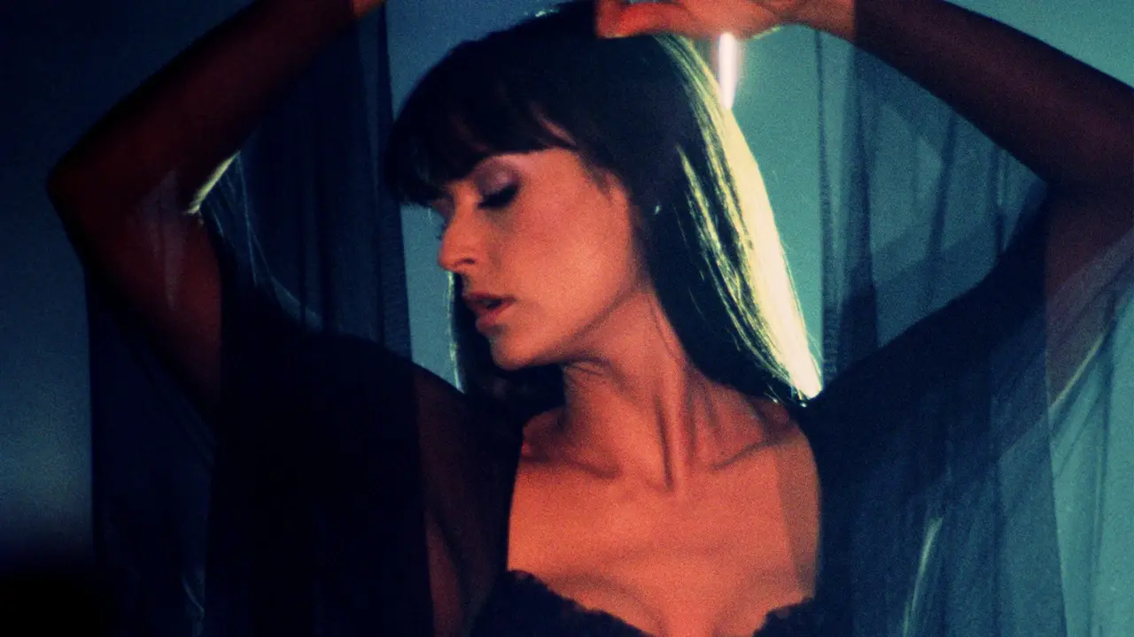 Demi Moore Striptease 1996