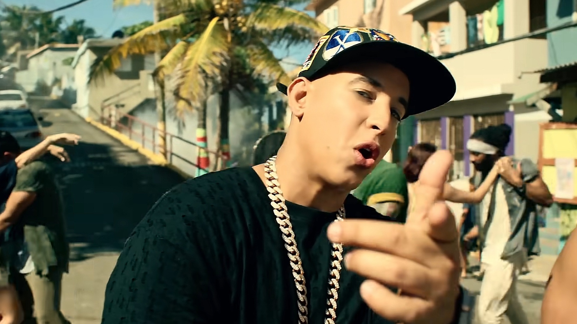 Despacito cropped processed by imagy