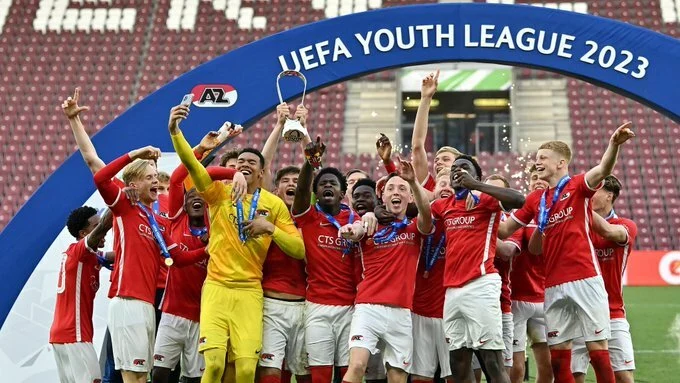 Armis  App Escoita estreia em jogo da UEFA Youth League