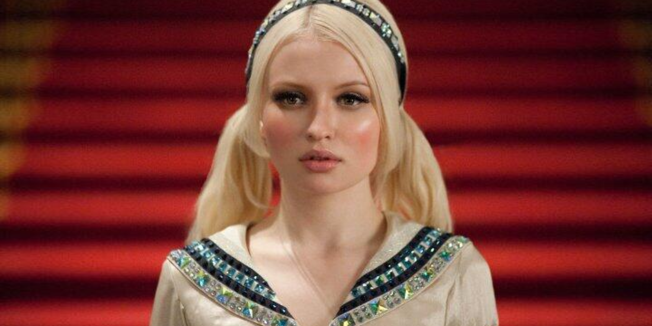 Emily Browning 01