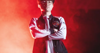 Faker stays with T1