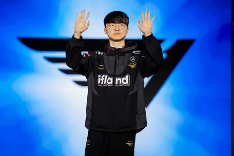 For the team 💯⁣ ⁣ #Worlds2023 #LeagueOfLegends #T1Win #LoL #Worlds #gaming  #esports #T1Faker #Faker #fyp #reels #gaming #esports