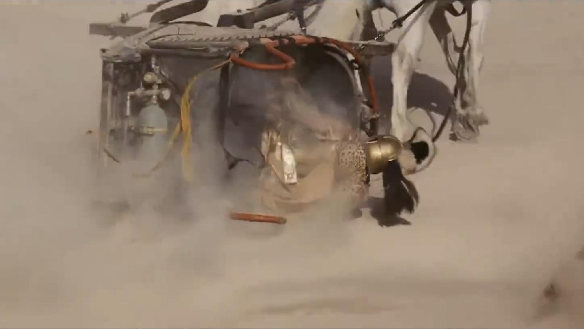 Gladiator 2000 Gas Cylinder 1