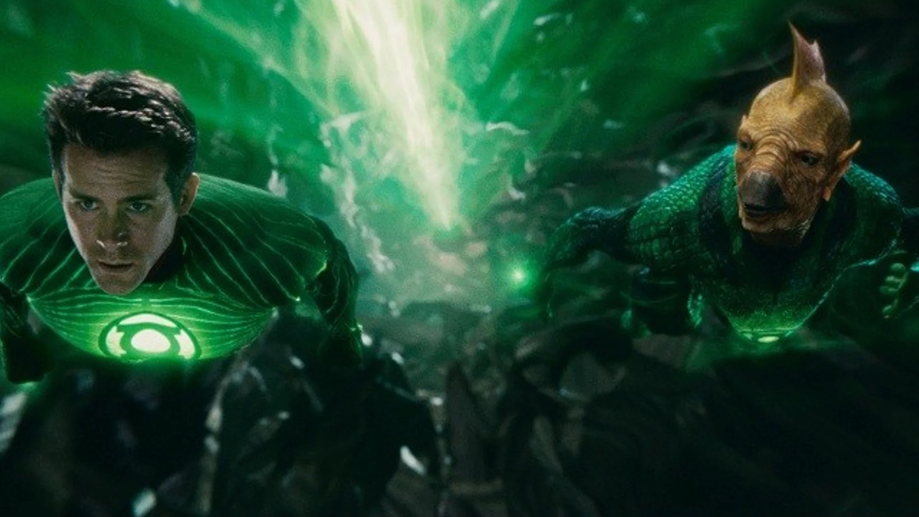 Green Lantern 2011 cropped processed by imagy