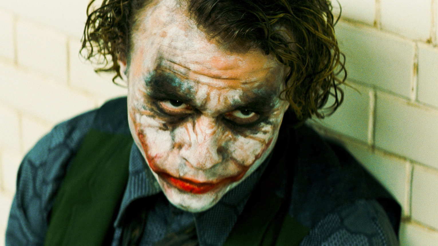 Heath Ledger in The Dark Knight cropped processed by imagy