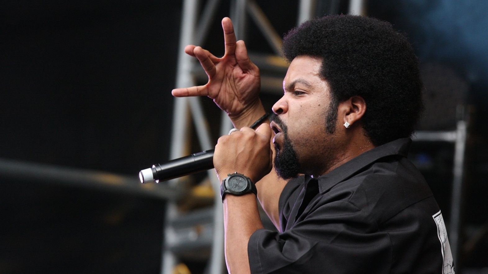 Ice Cube cropped processed by imagy