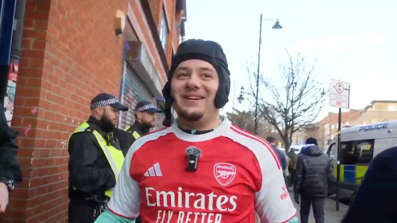 J2hundred moments before being detained by police during the North London derby