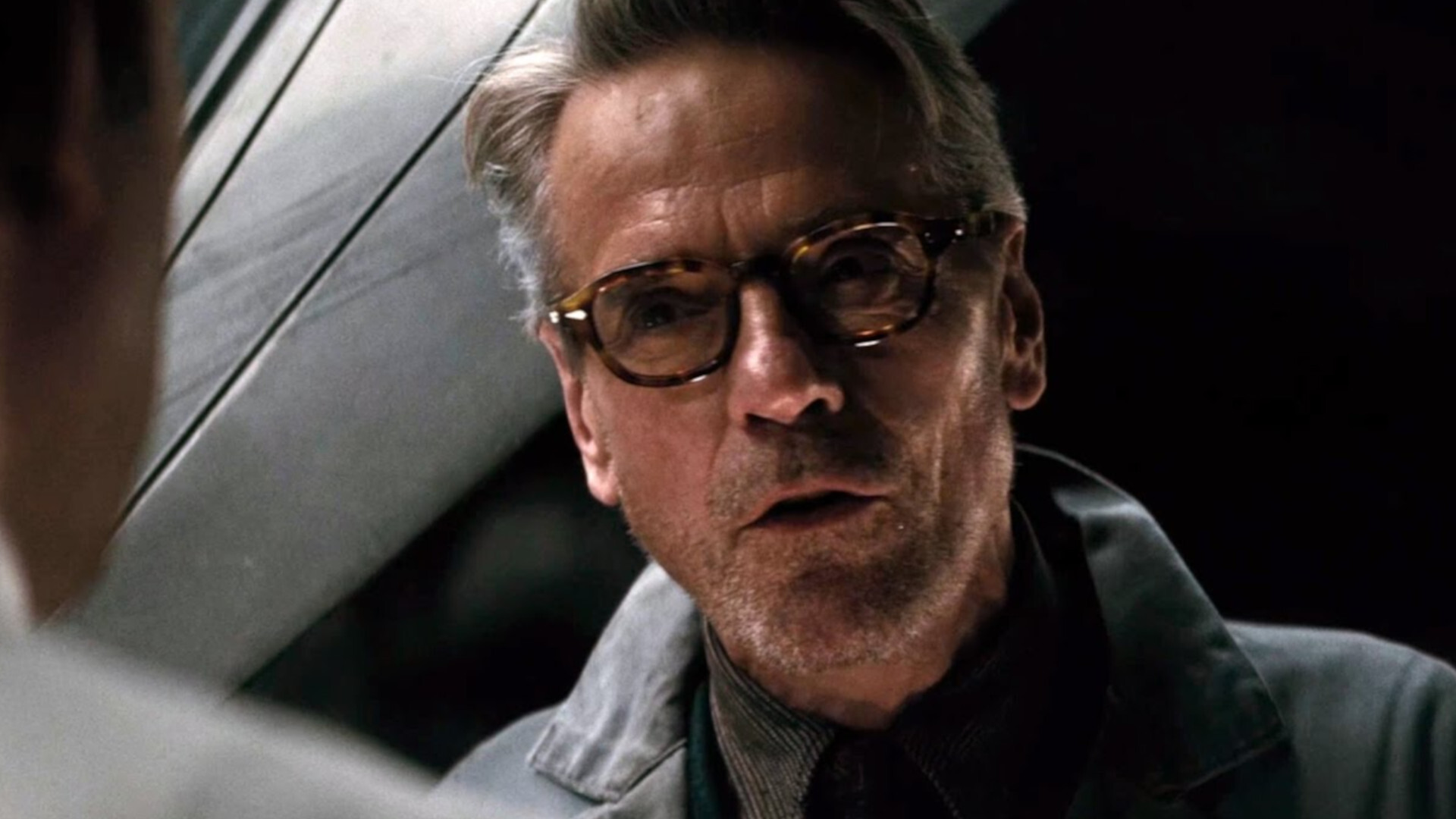 Jeremy Irons Alfred Pennyworth Batman v Superman