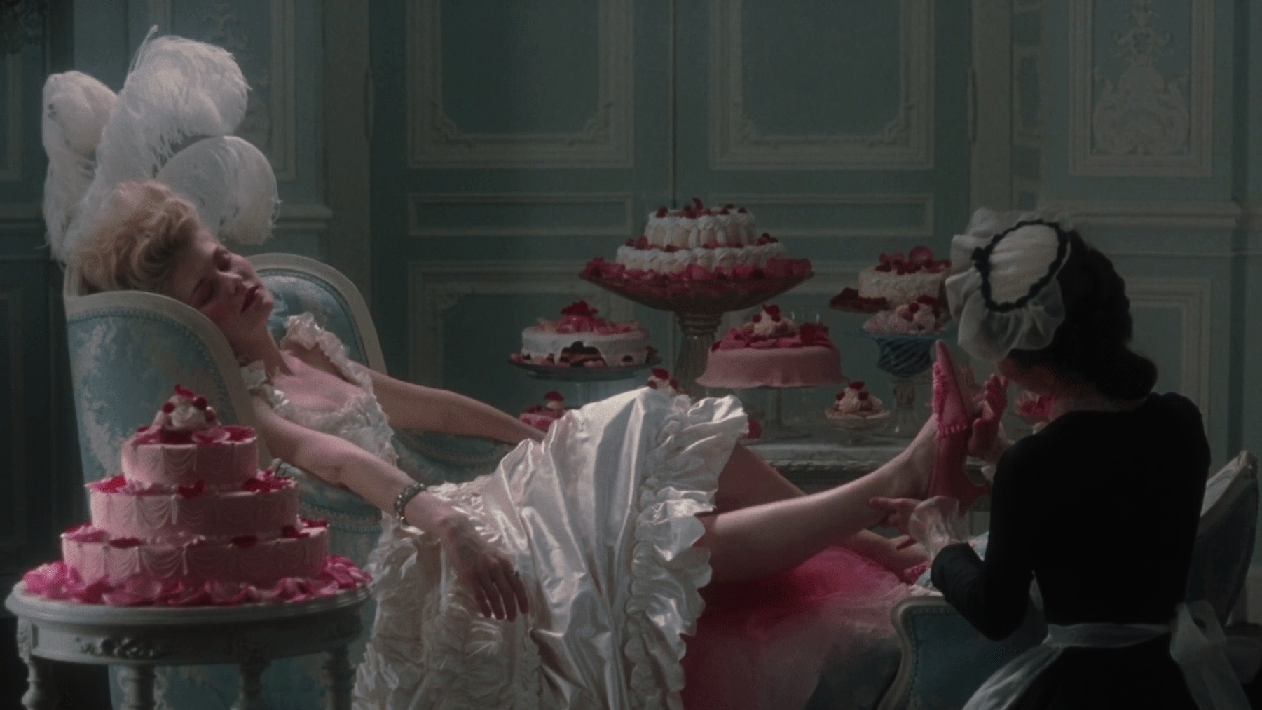 Marie Antoinette 2006 Desserts cropped processed by imagy