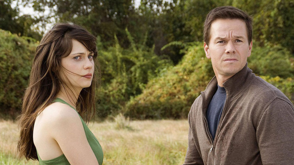 Mark Wahlberg and Zooey Deschanel The Happening cropped processed by imagy