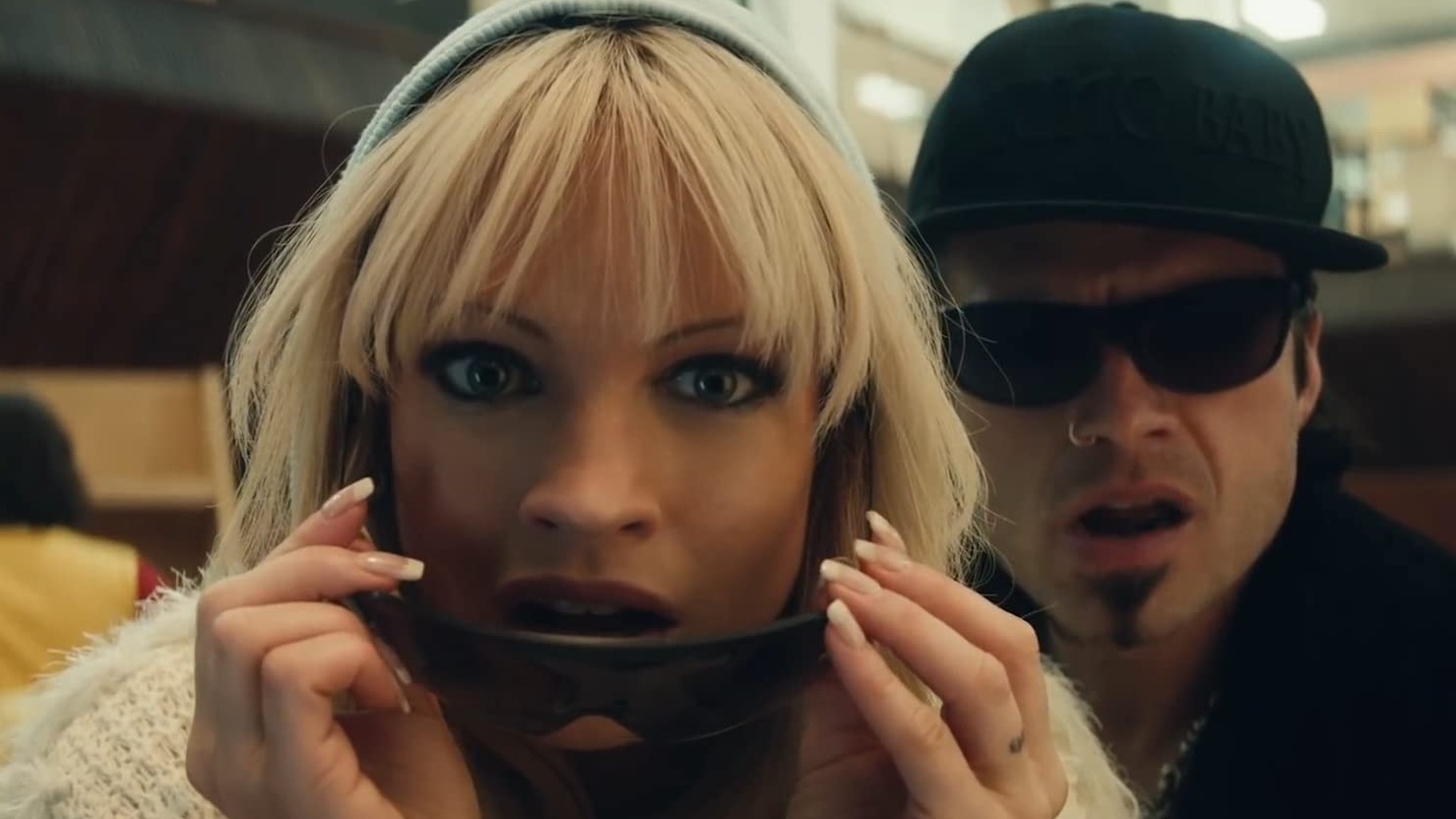 Pam Tommy 2022 cropped processed by imagy