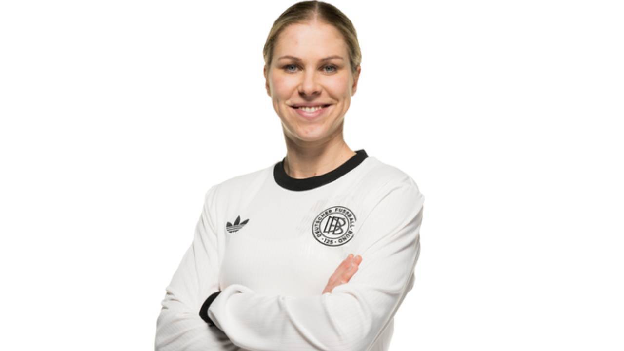 Rebecca Knaak