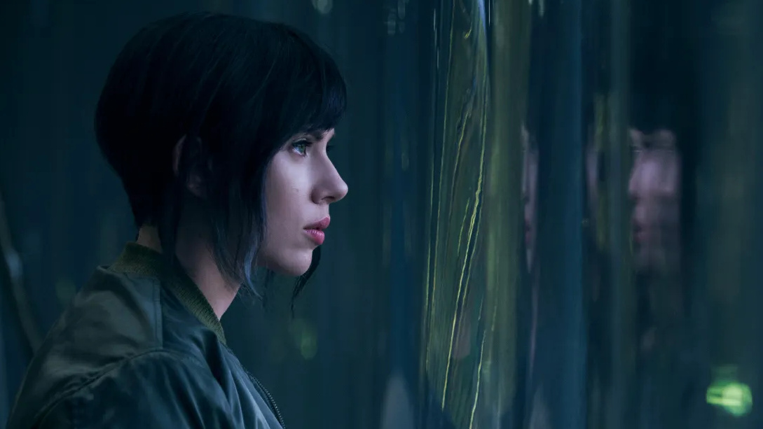 Scarlett Johansson as Motoko Kusanagi in Ghost in the Shell 2017 cropped processed by imagy