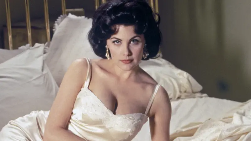 Sherilyn Fenn