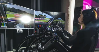 Sim Racing in der Jochen Schweizer Arena c jochen schweizer arena 7