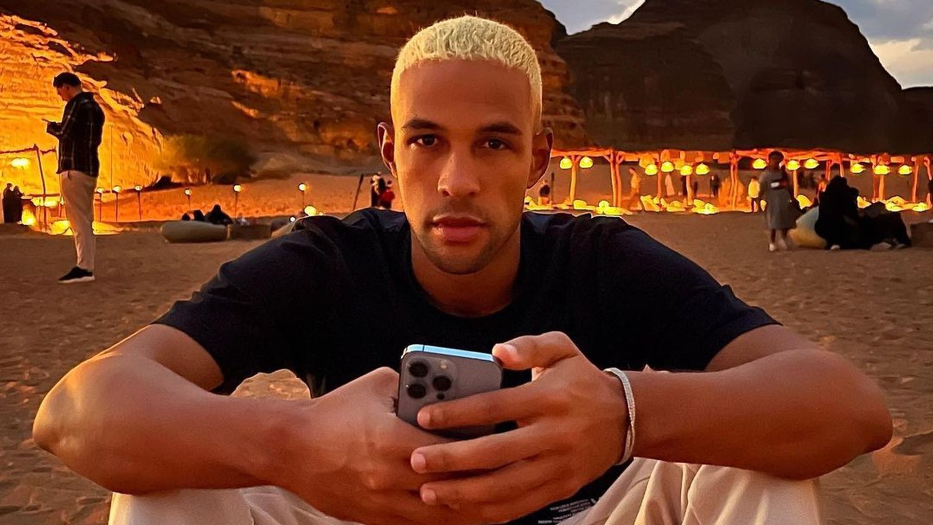 Simon Desue VS Dubai