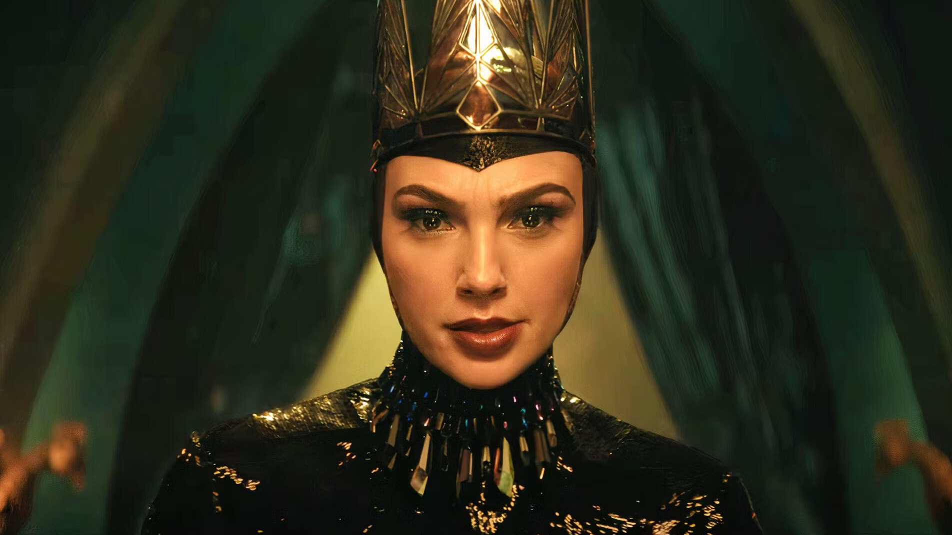 Snow White gal gadot cropped processed by imagy