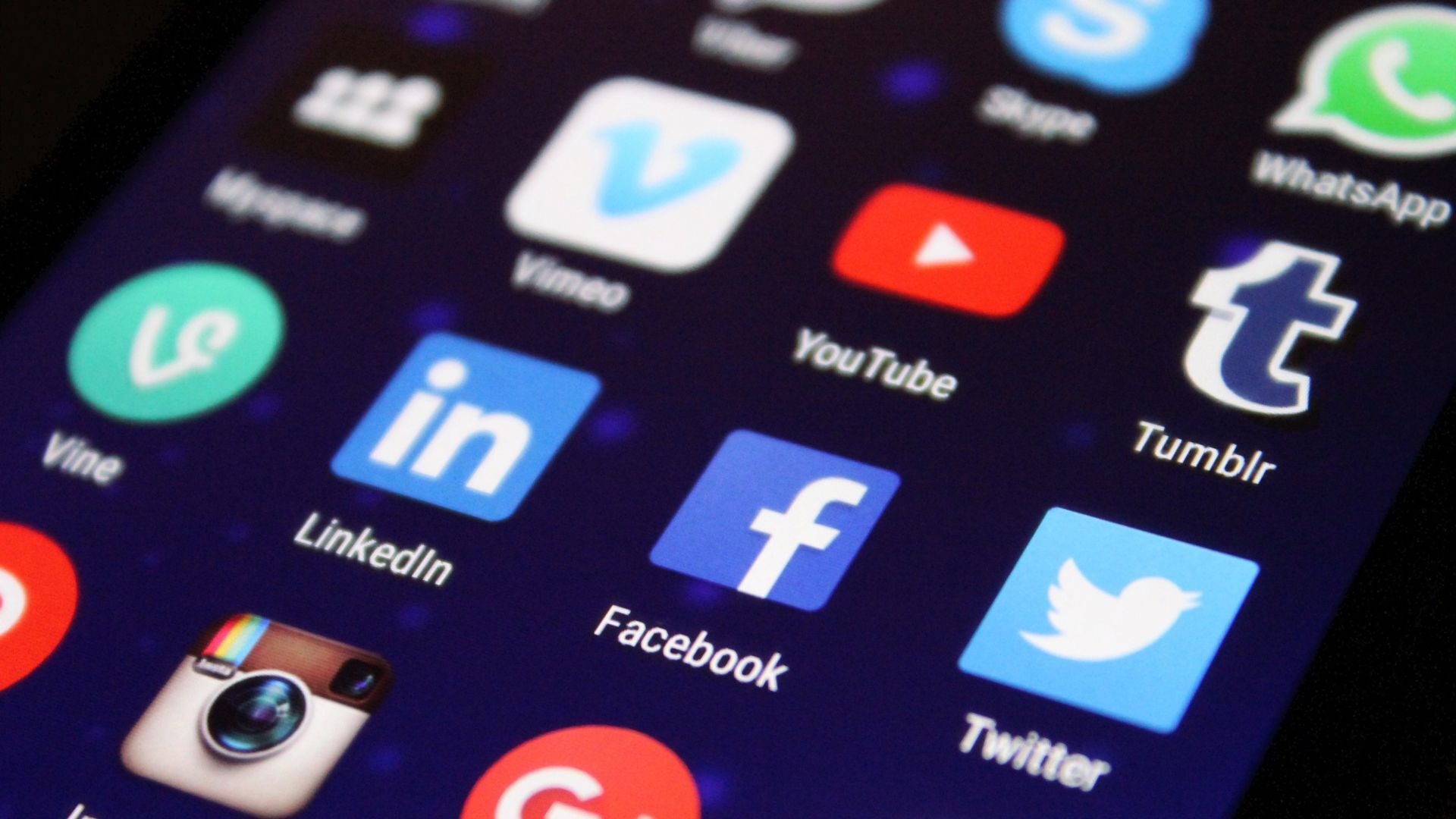 Social Media Verbot 01 Pixabay