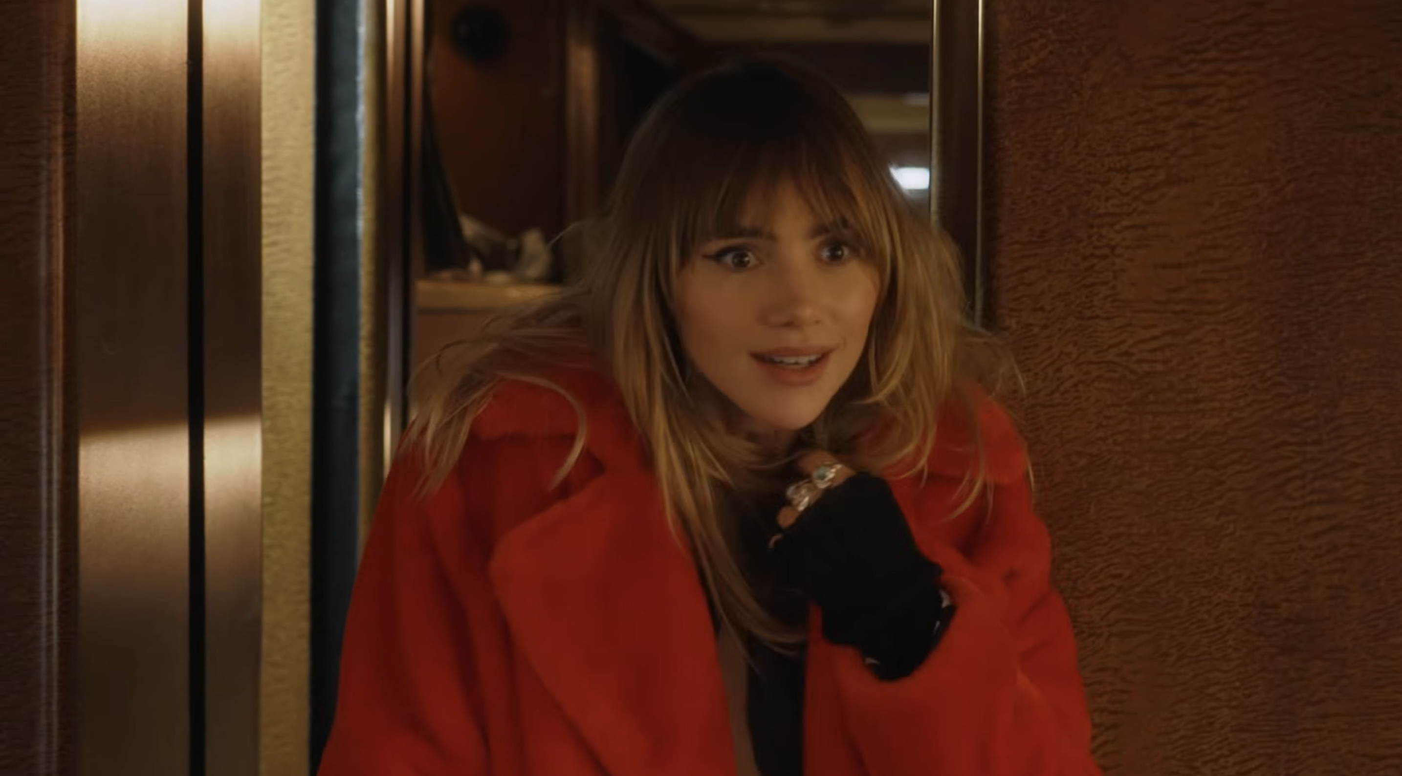 Suki Waterhouse