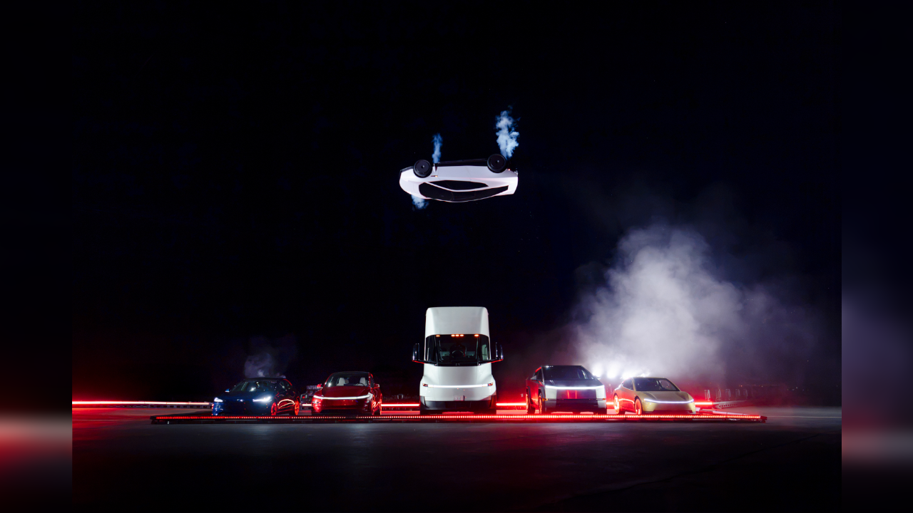 Tesla Fyling Roadster