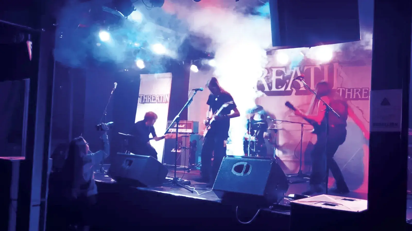 Threatin performing