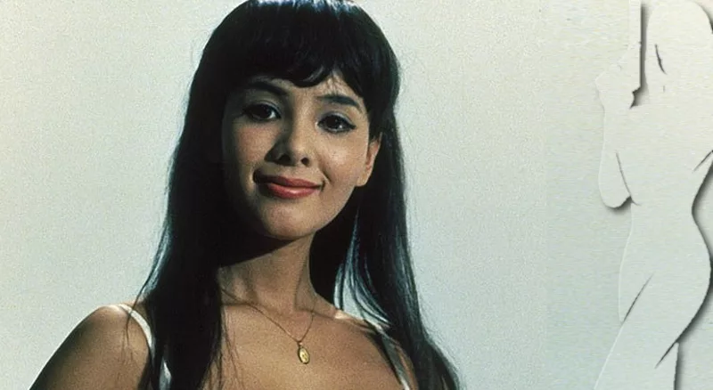 Top James Bond Girls Kissy Suzuki