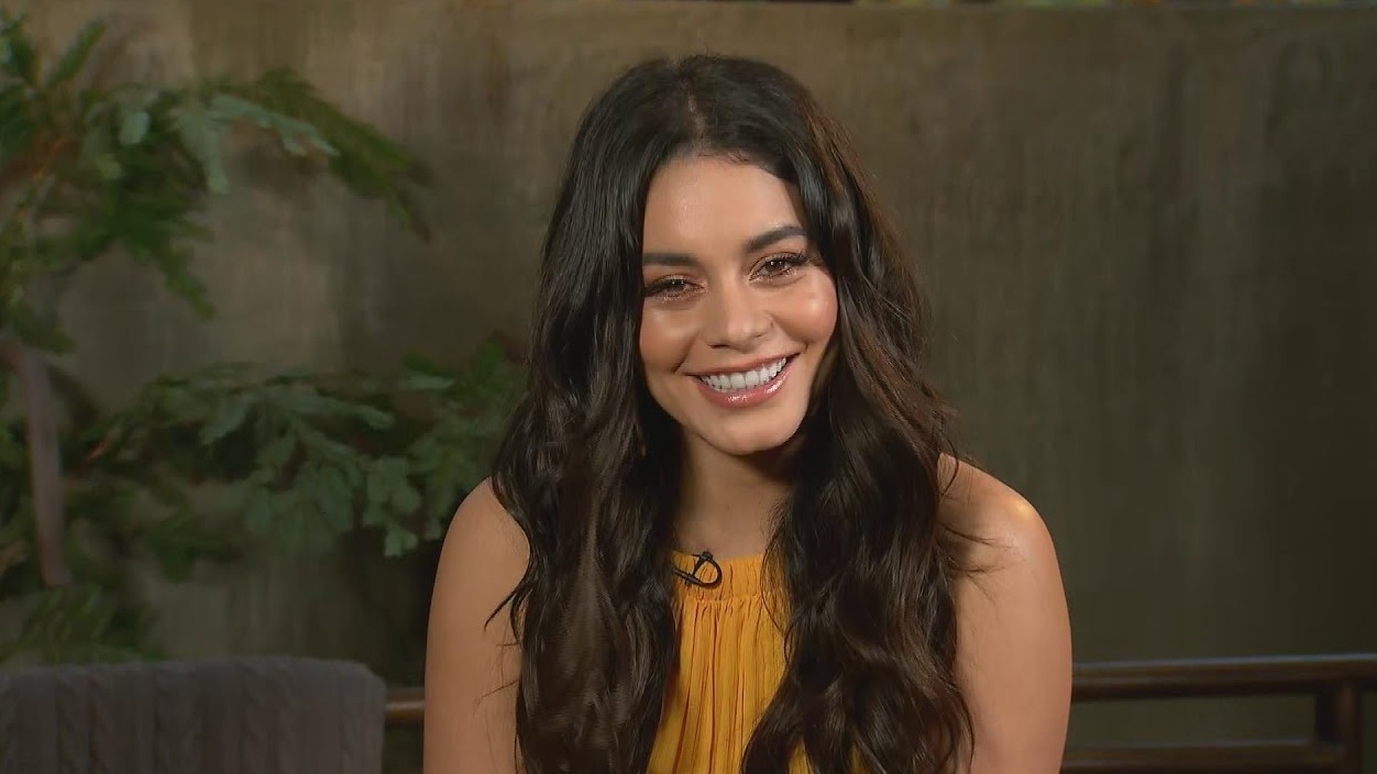 Vanessa Hudgens cropped processed by imagy