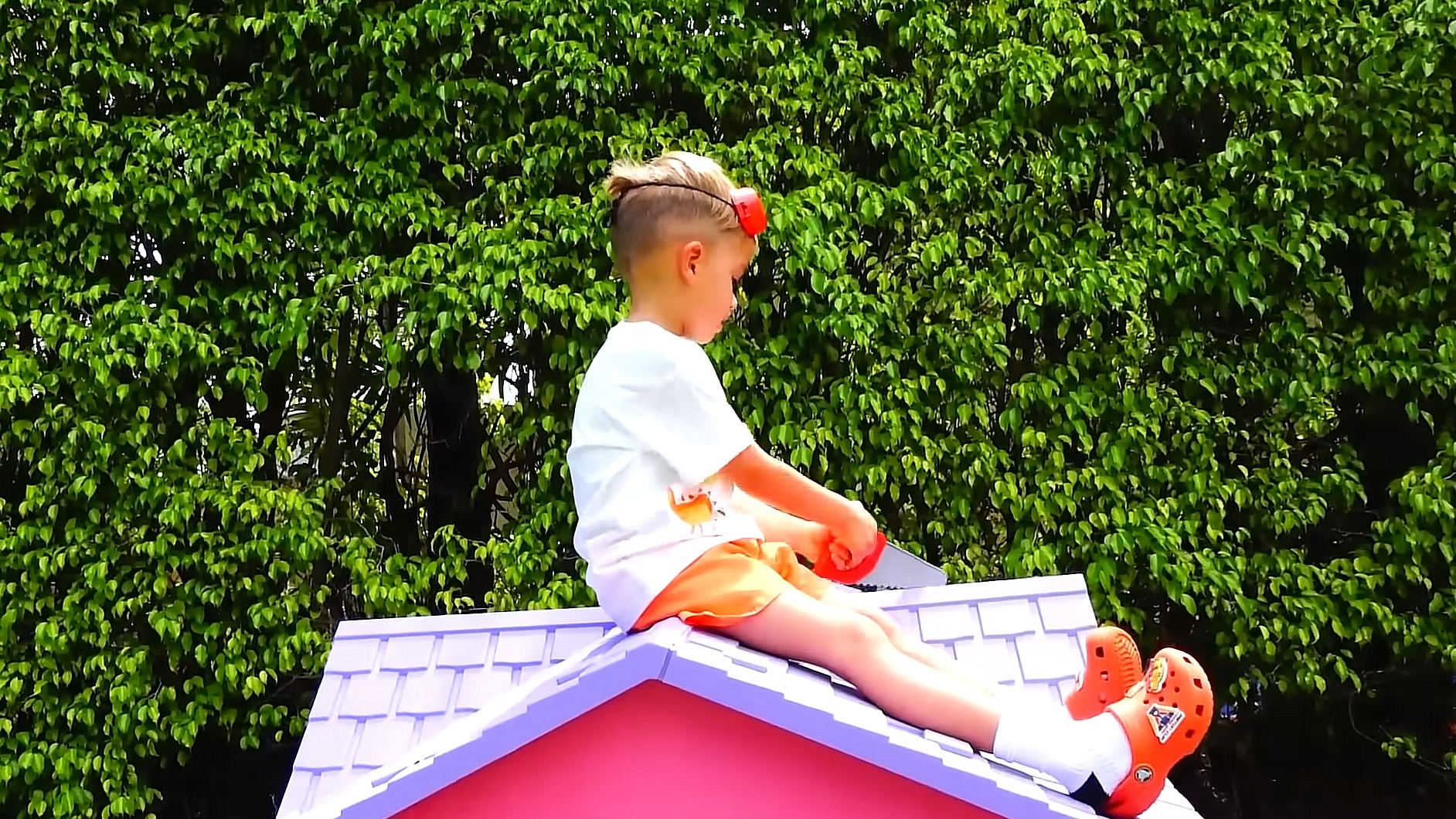 Vlad and Niki cropped processed by imagy