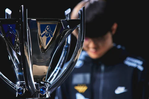 Worlds 2022 Trophy and Faker