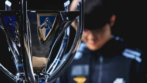 Worlds 2022 Trophy and Faker