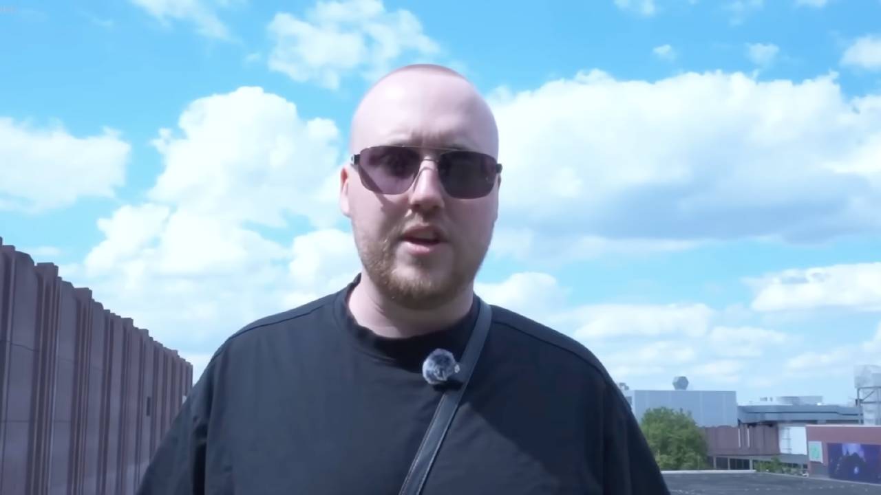 Zarbex plötlich Polizei vor der Tür