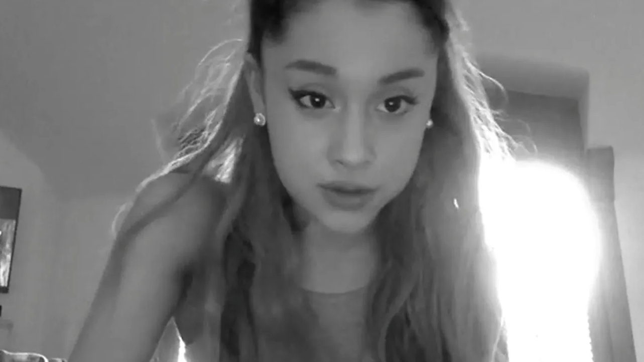 Ariana grande apology cropped processed by imagy