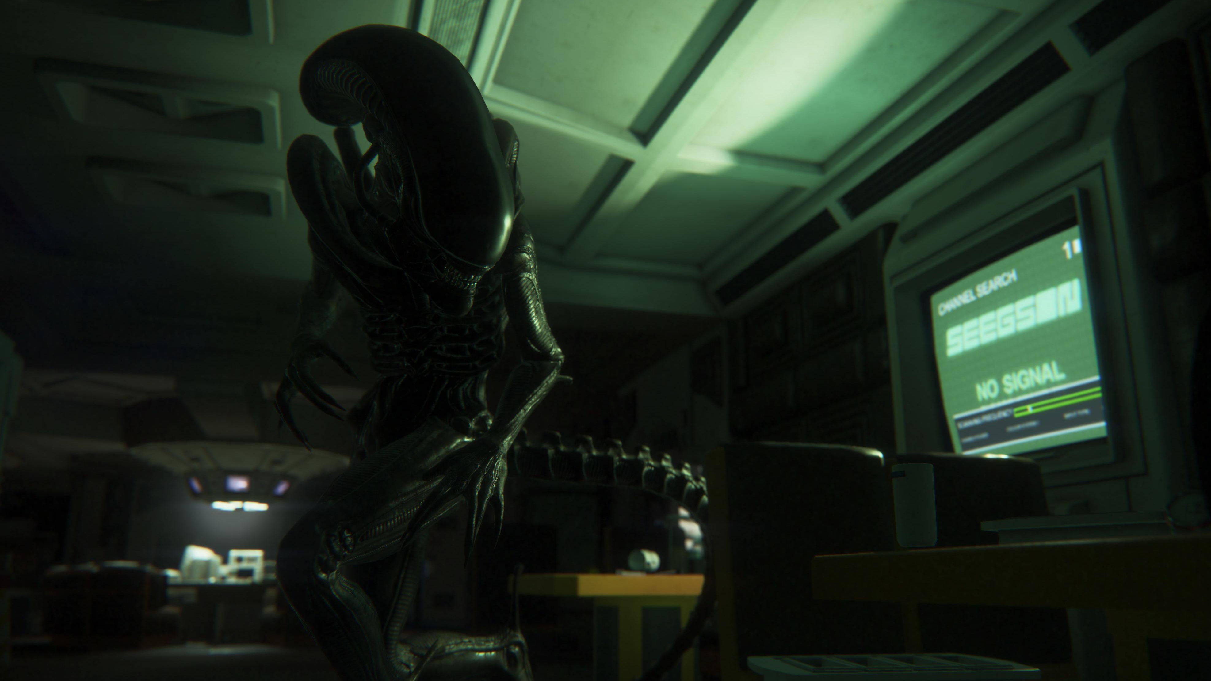 Cropped Alien Isolation