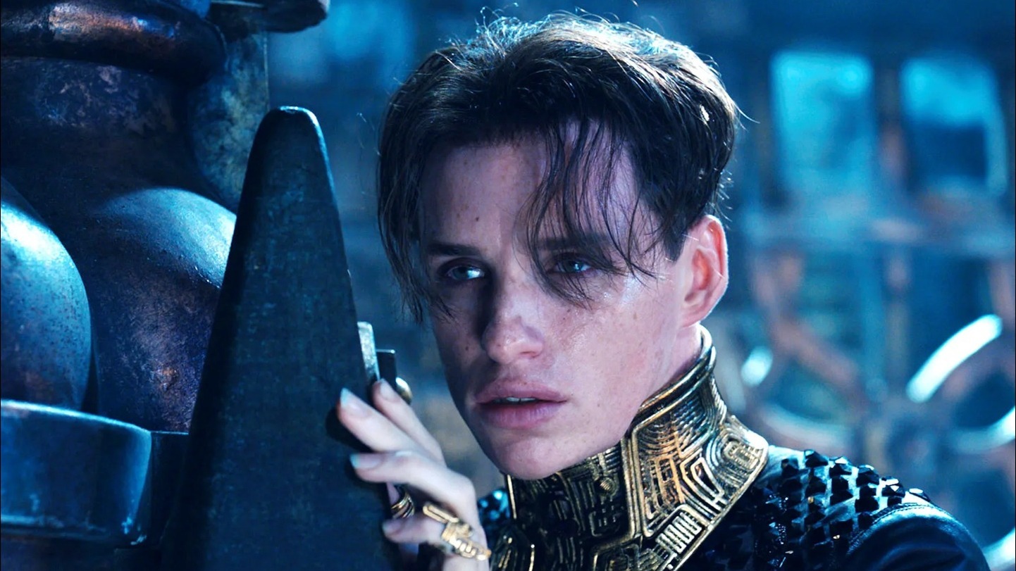 Cropped Eddie Redmayne Jupiter Ascending