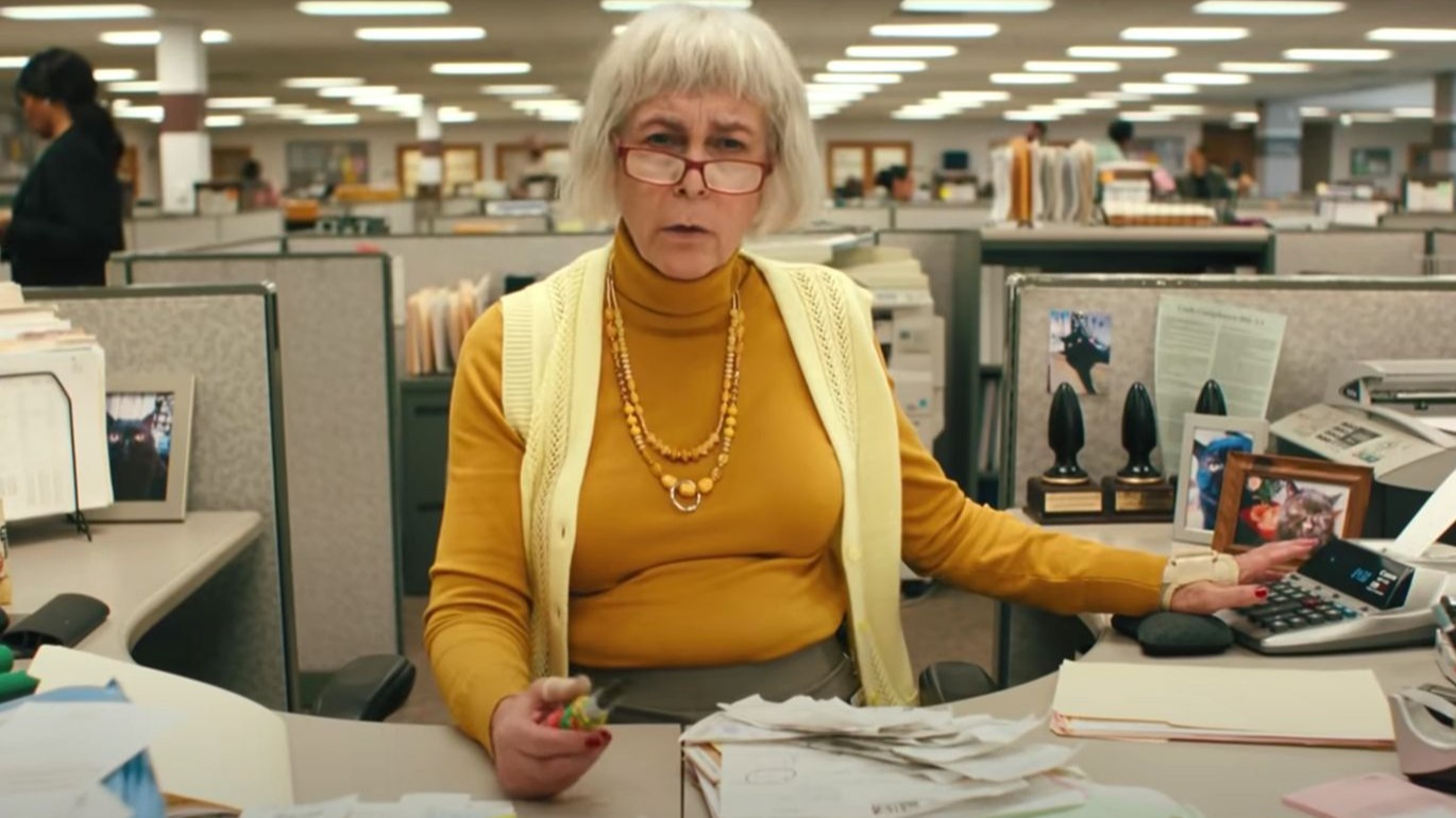 Cropped Everything Everywhere All at Once 2022 jamie lee curtis 1
