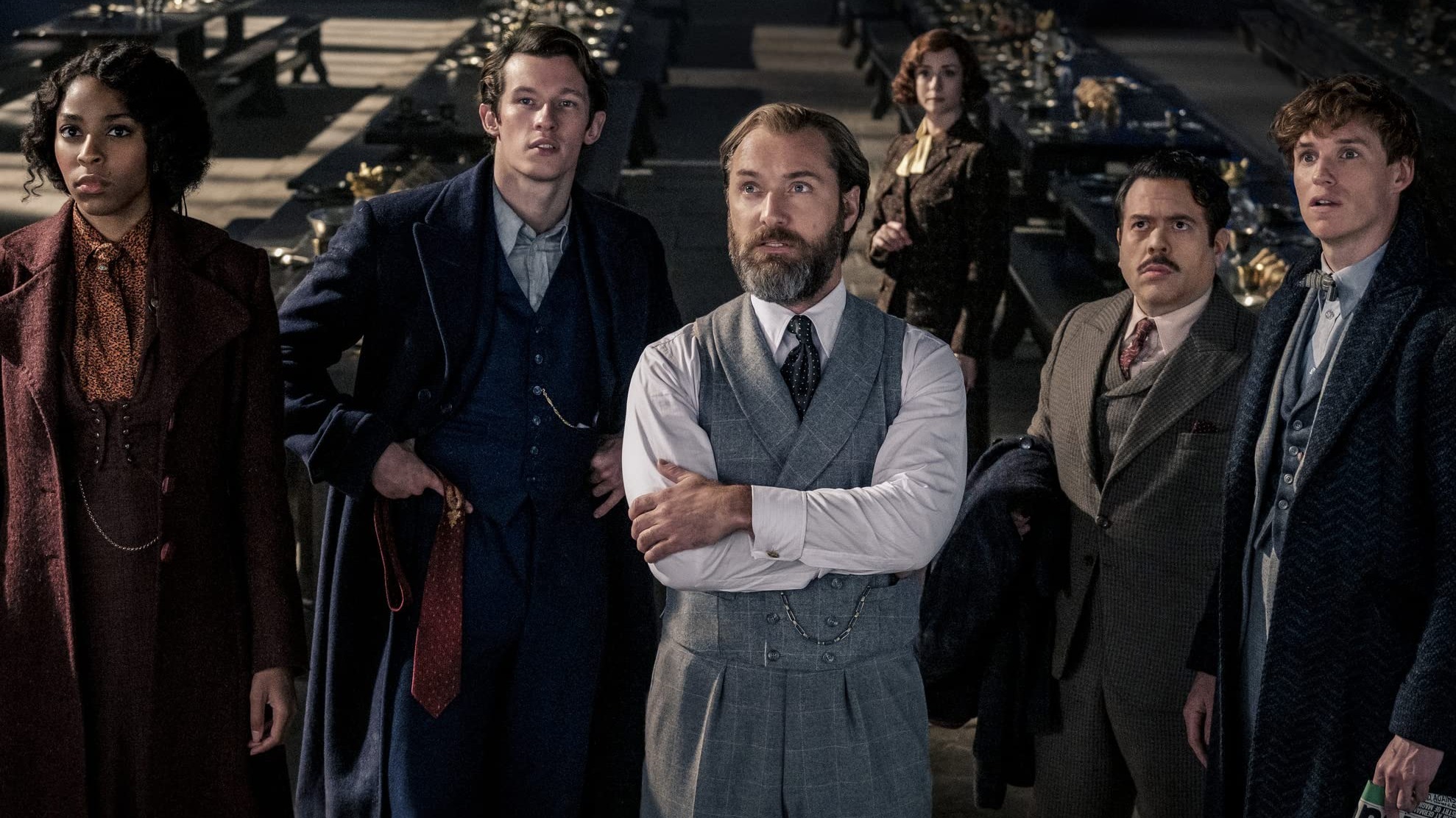 Cropped Fantastic Beasts The Secrets of Dumbledore 2022
