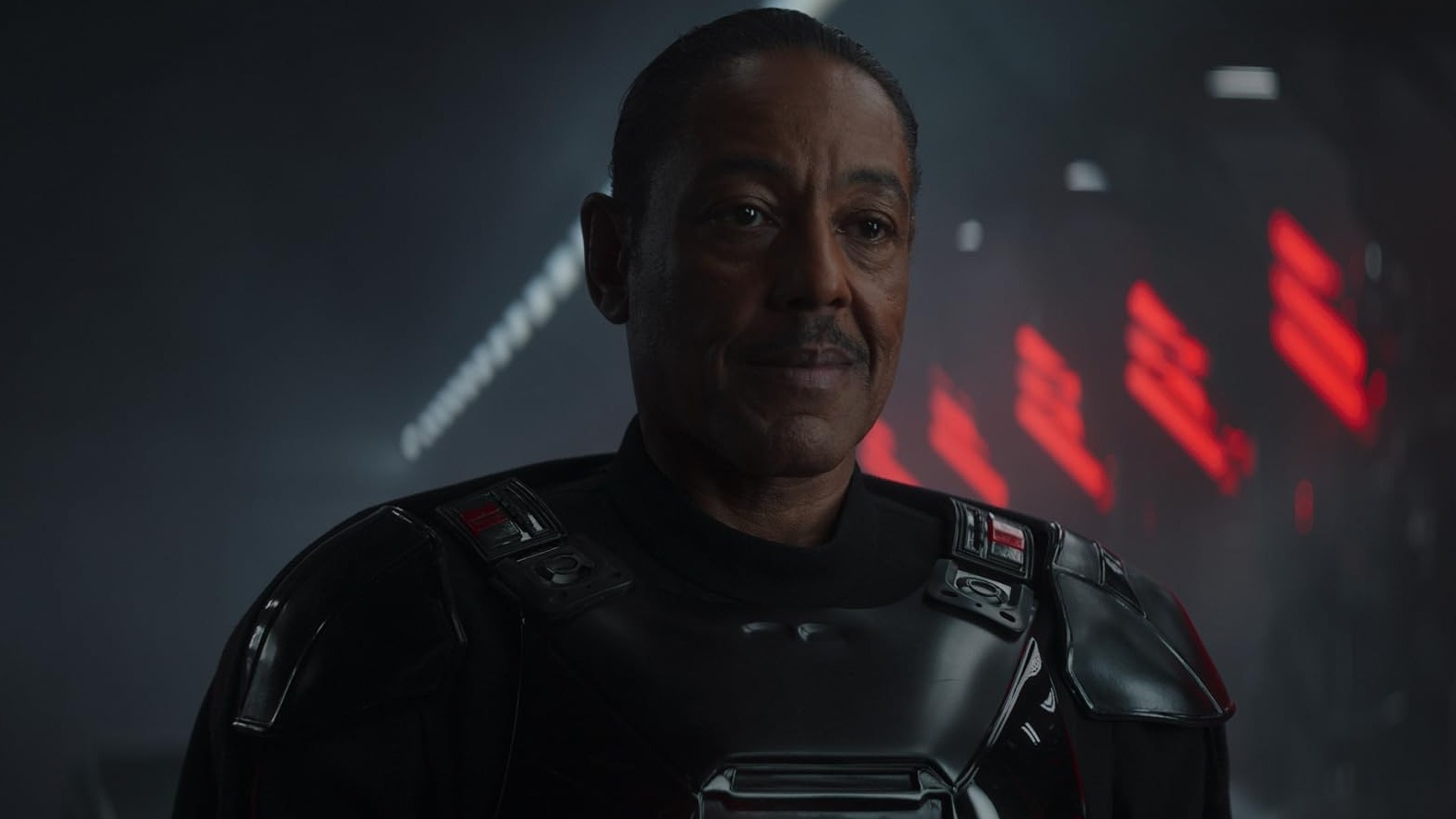 Cropped Giancarlo Esposito