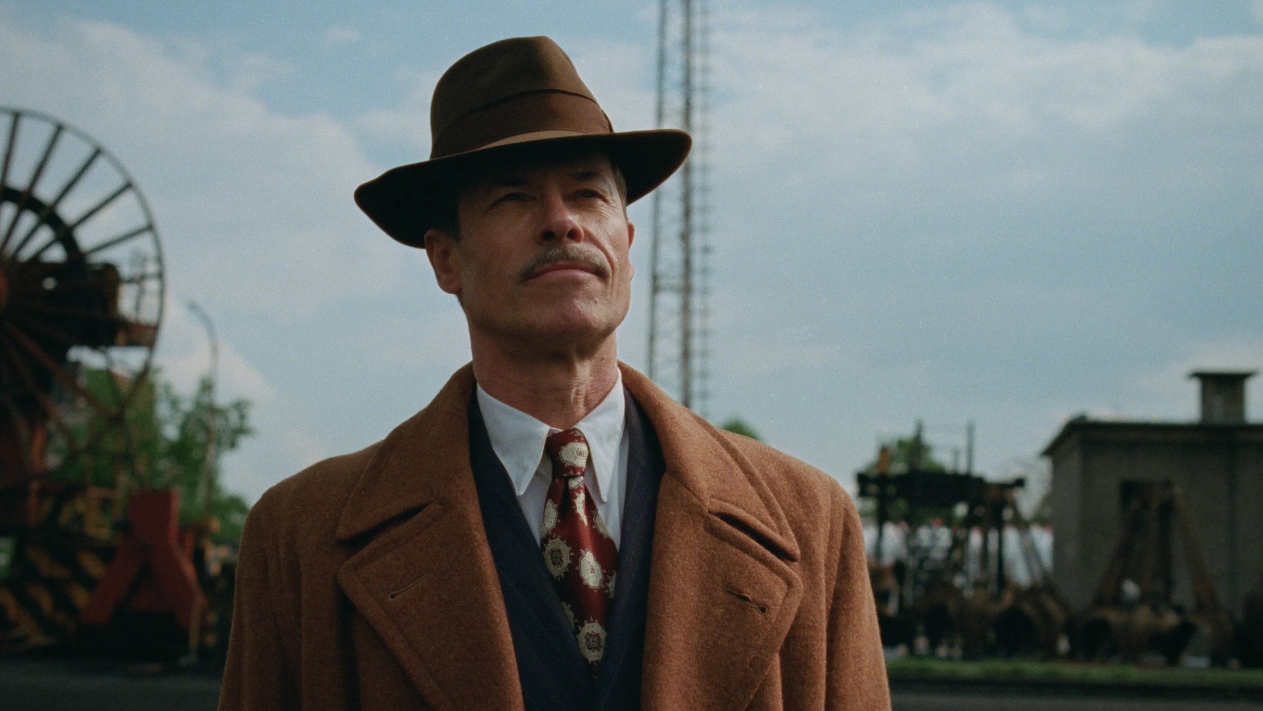 Cropped Guy Pearce