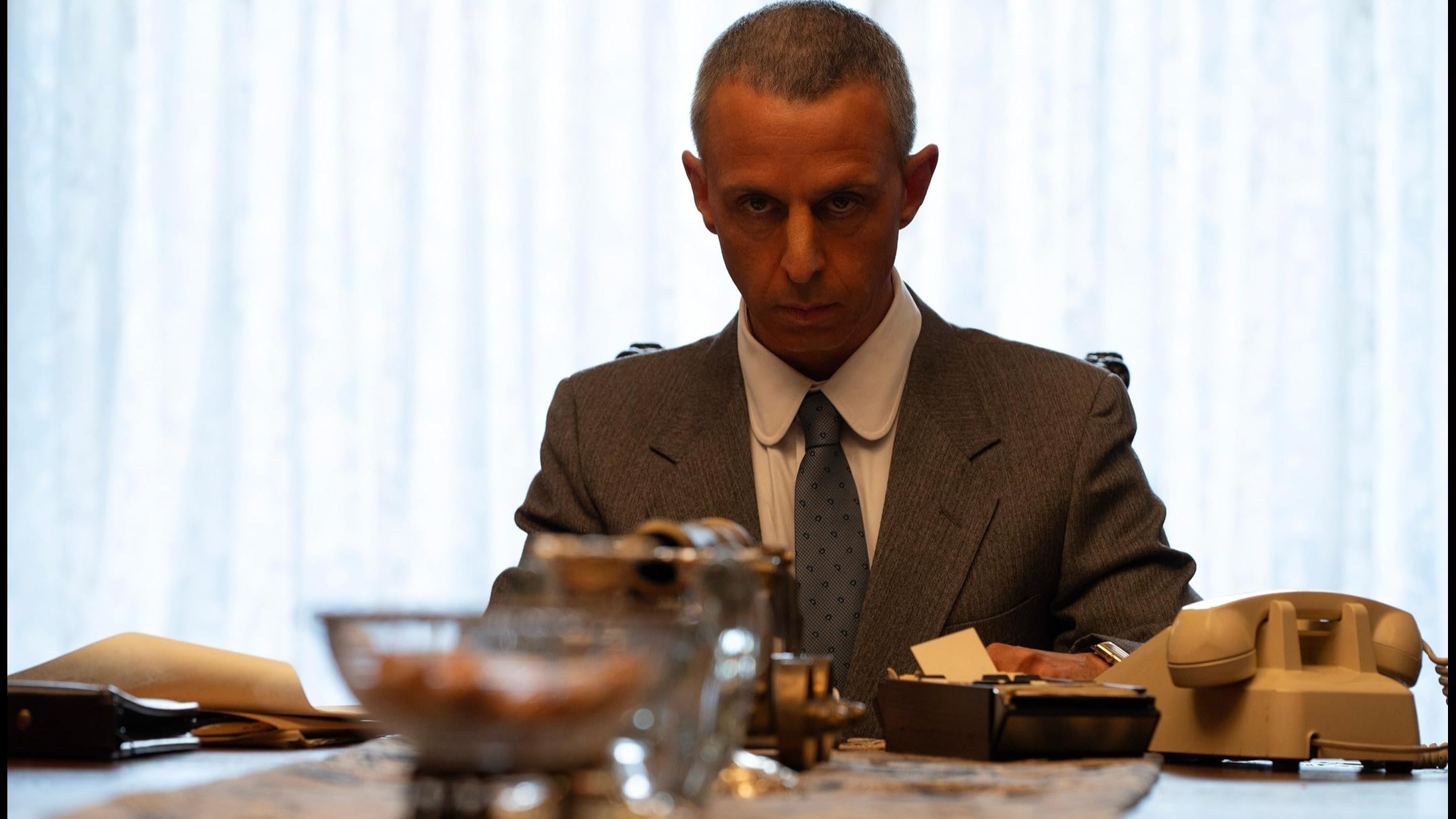 Cropped Jeremy Strong