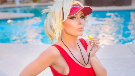 Cropped Jessica Nigri